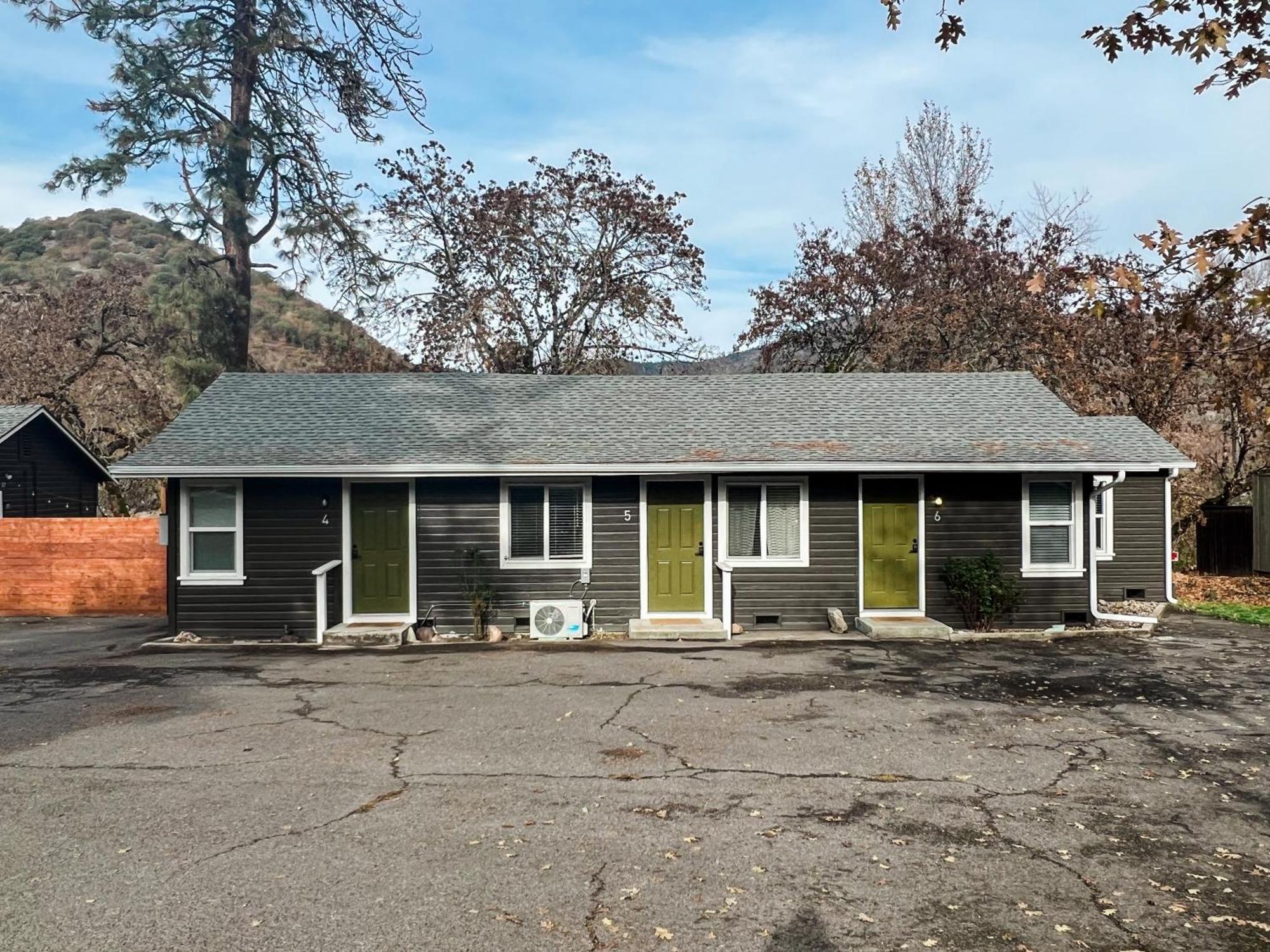 Waterfront River Apartments Rogue River Esterno foto